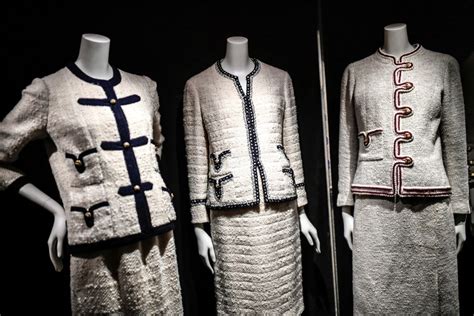 les creation de coco chanel|Coco Chanel original designs.